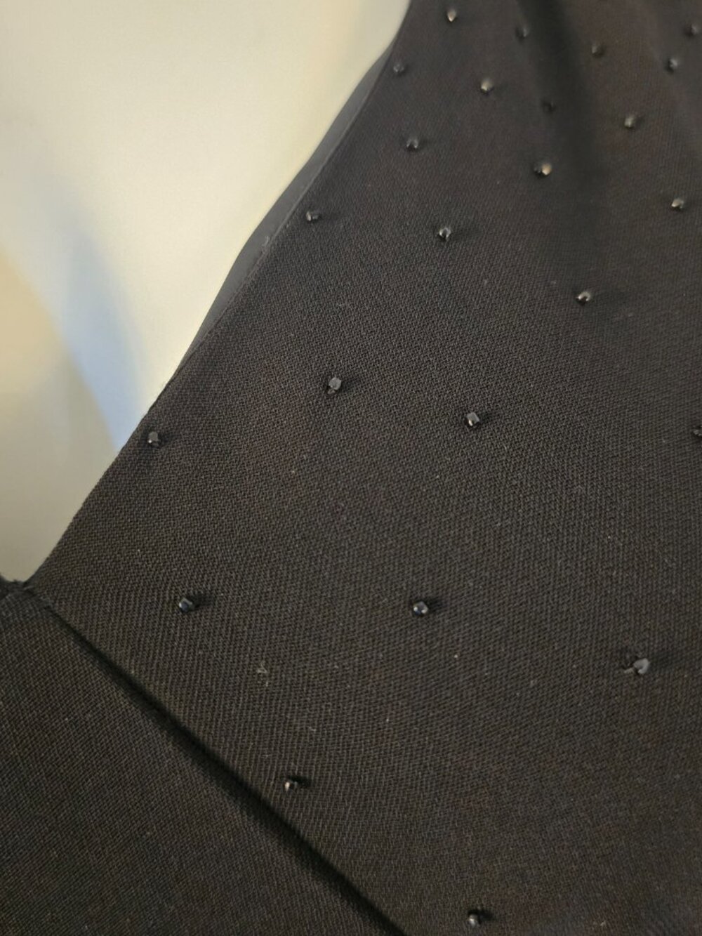 Evan Picone V-neck Halter Style Black Dress with Seed Beading on Bodice Size XL - Picture 3 of 10